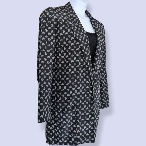 V. Liz Claiborne Long Pattern Top - Picture 2 of 7